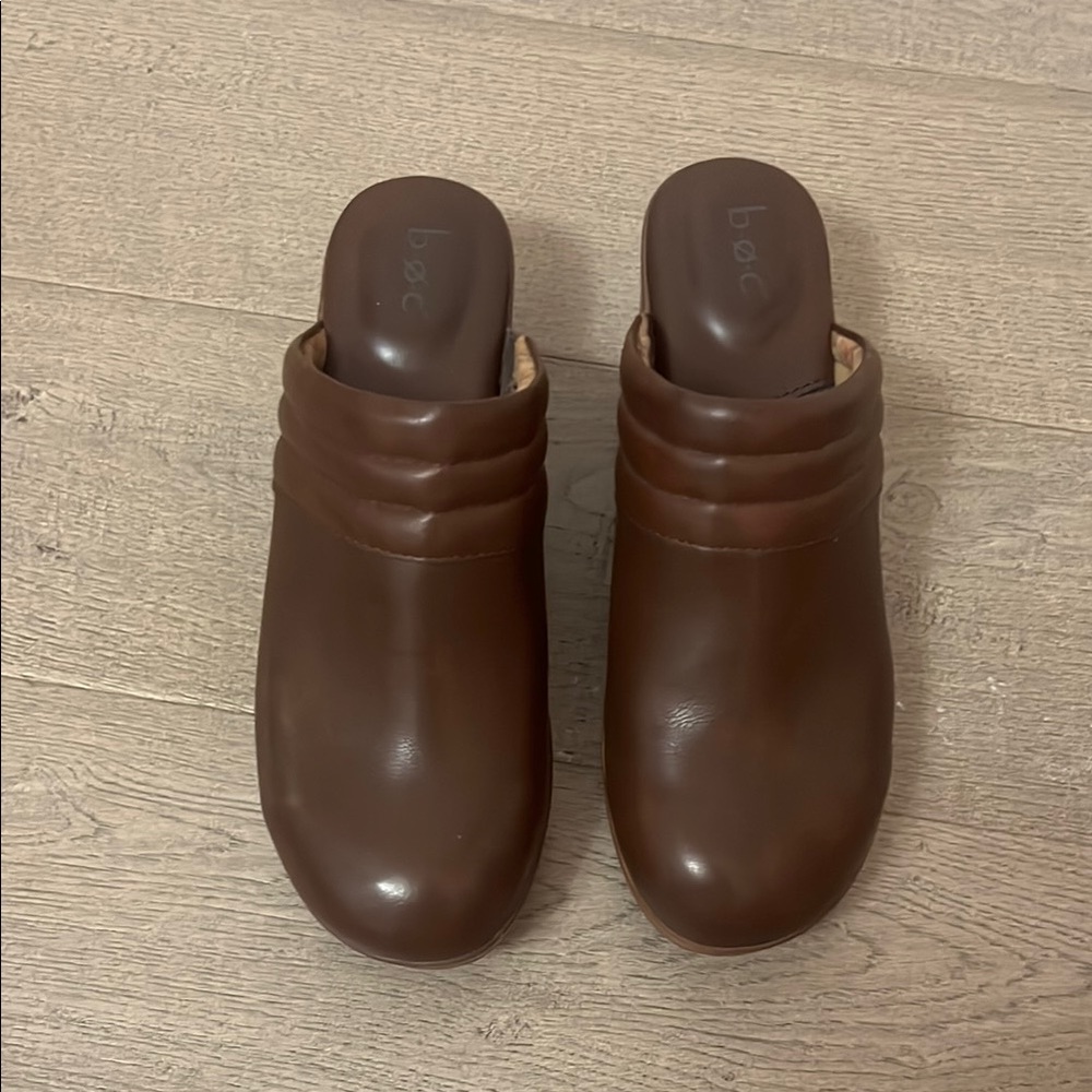 b.o.c. Women's Brown Heeled Clogs